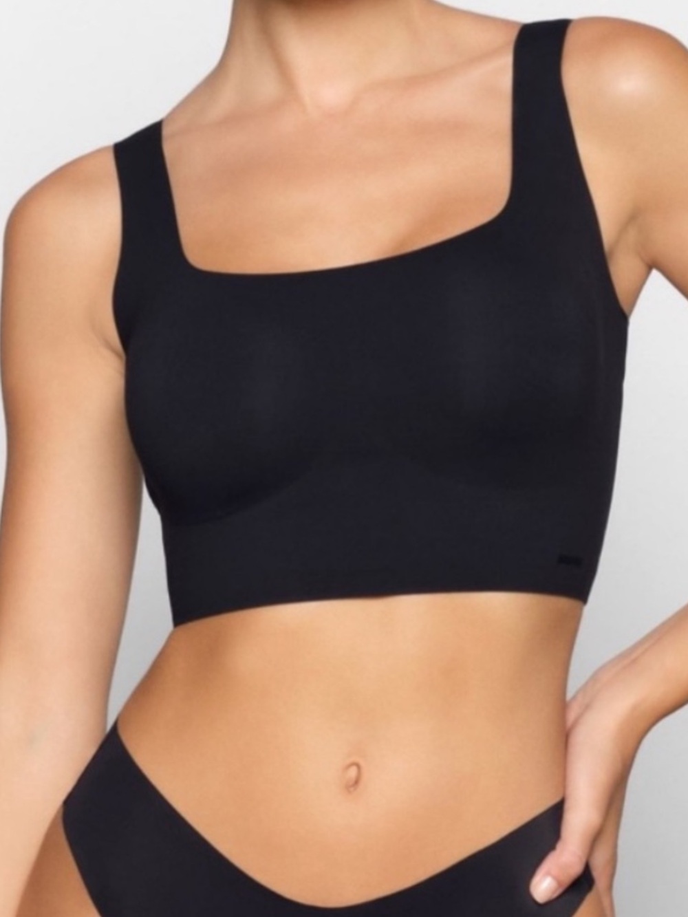 Skims Naked Scoop Tank Bralette Wireless Bra - Picture 1 of 8